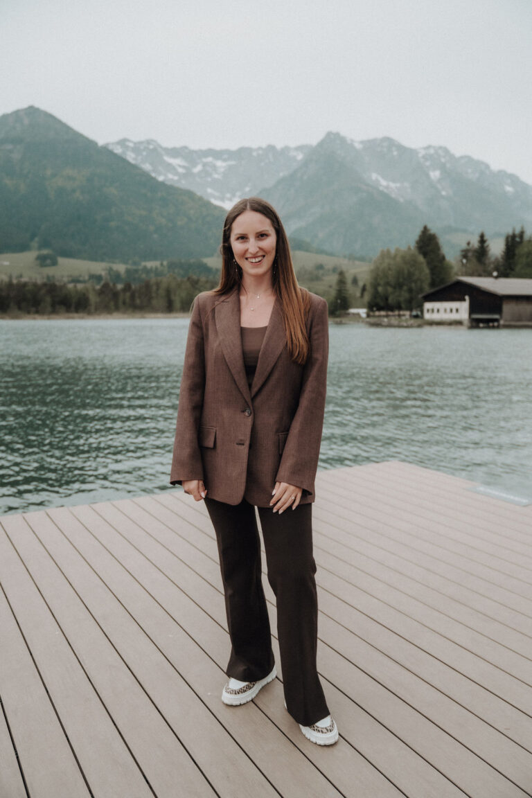 Juliana Lackner von Alpenatelier - Exclusive Weddings macht Hochzeitsplanung in Tirol